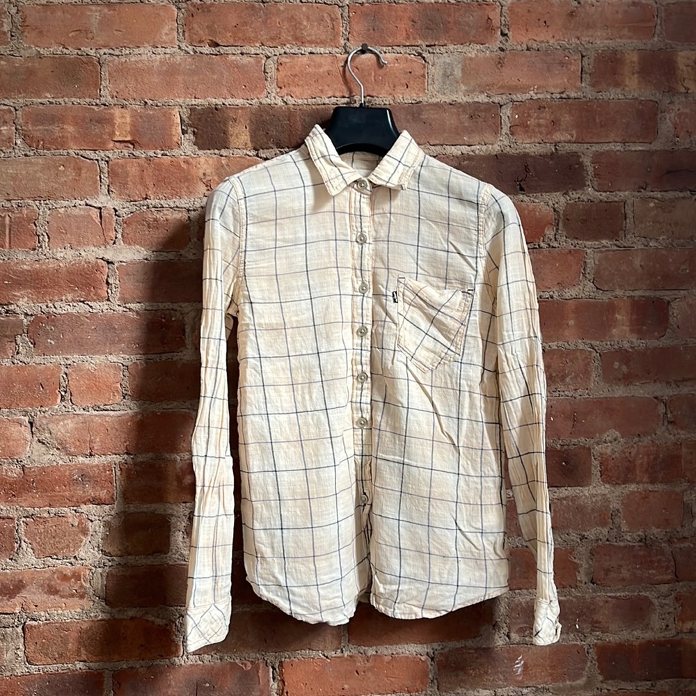 Levi’s cotton button down